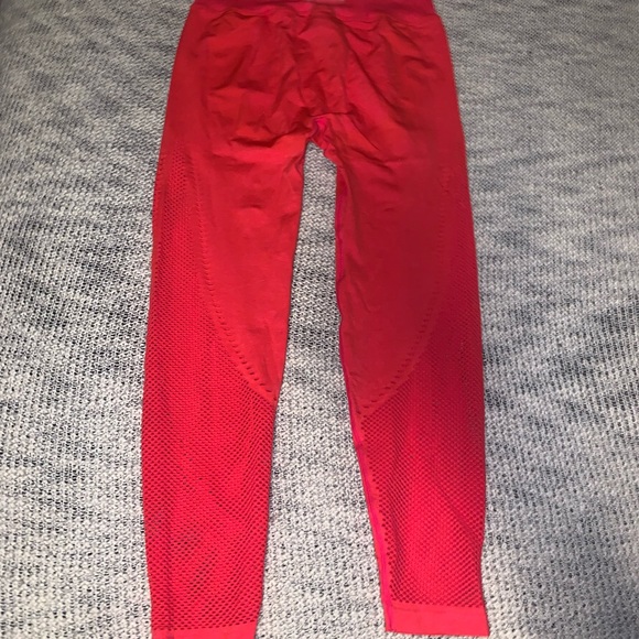 Medium PINK Victorias Secret Seamless Legging with mesh detail bright red/orange - Picture 3 of 4